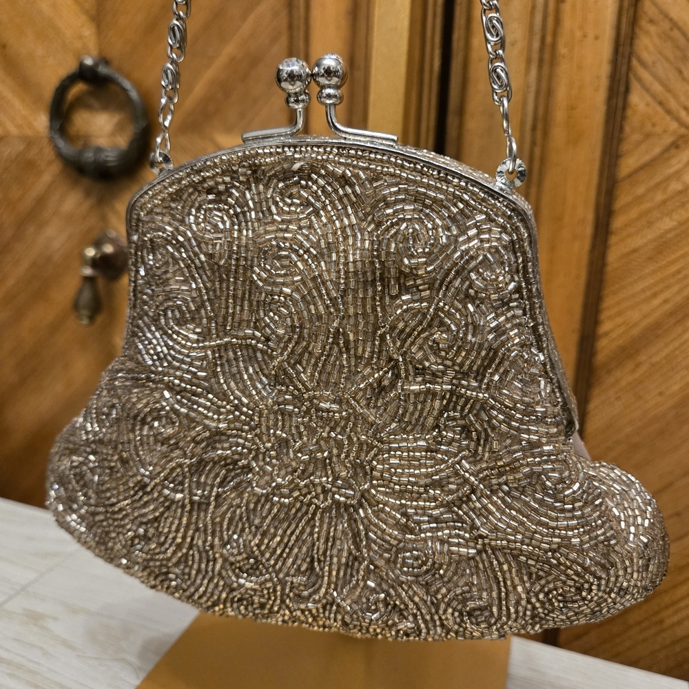 Vintage-Inspired Silver &Taupe Beaded Kisslock Evening Bag